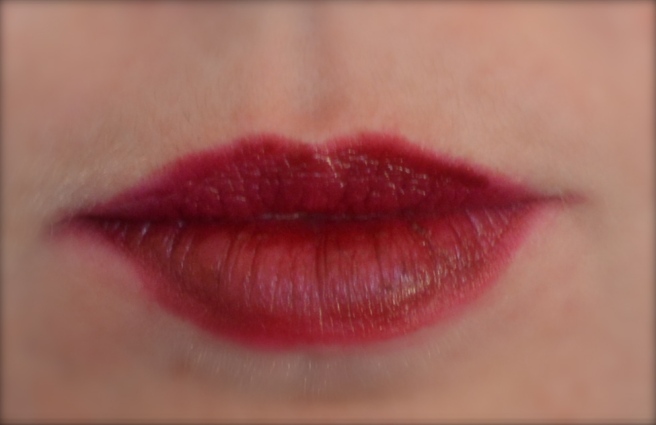 Zuii Organic Plum lipstick pictures. Swatches on Organically Glam0rous