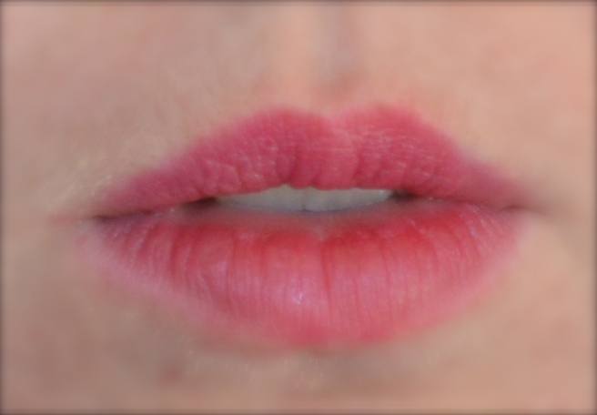 Zuii Organic Sugar Plum lipstick swatch on organic makeup blog